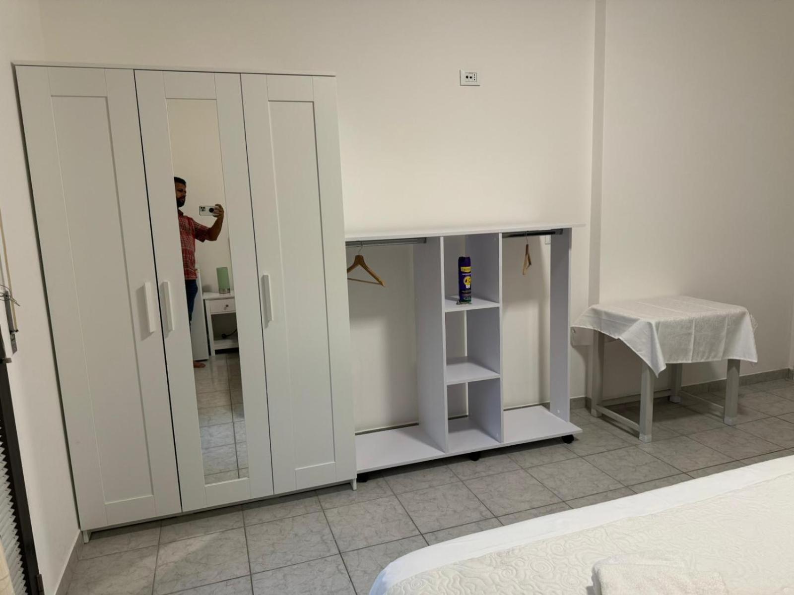 Apartment Apartments *