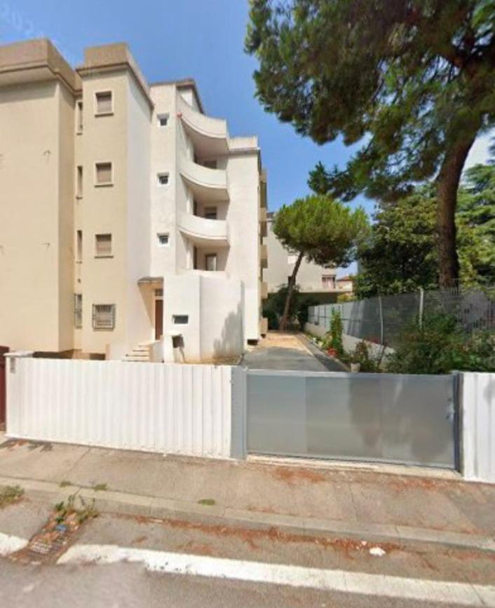Apartment Apartments *